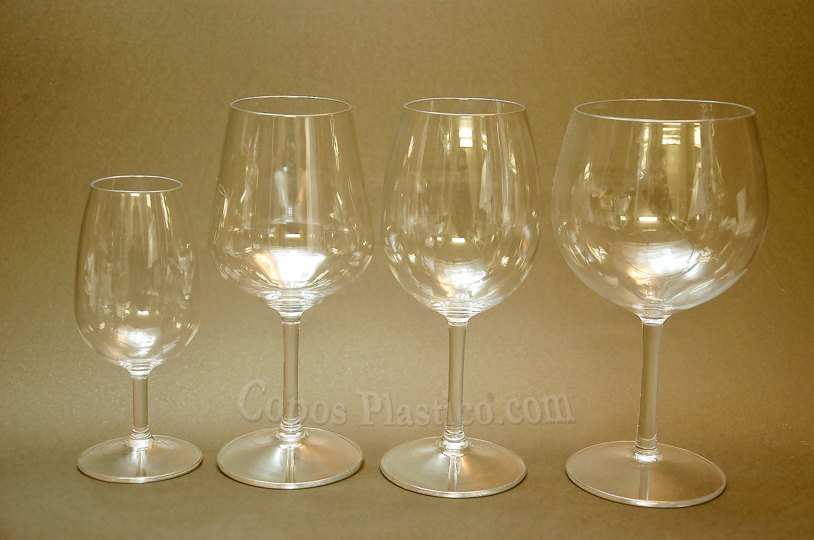 Vaso GIN c/ pé Tritan (680ml) irrompible cx 8 uni